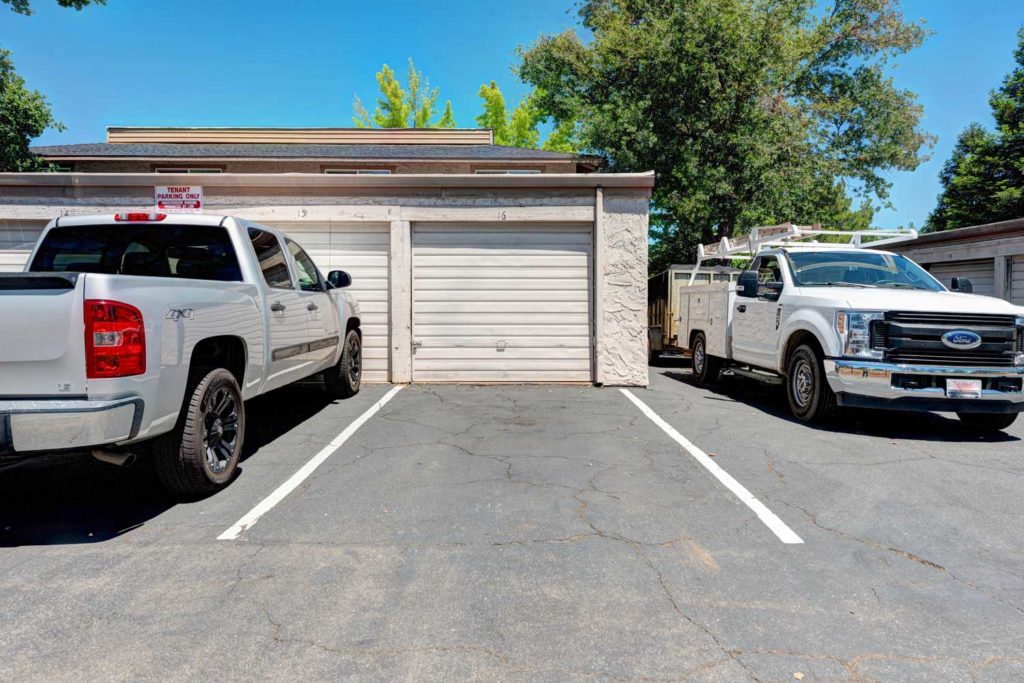 Garage / Parking Space